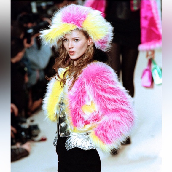 🦄Rare CHANEL Hot Pink Terry Cloth Faux Sherpa Fur Cocoa Beach Abstract Interior - Picture 15 of 16